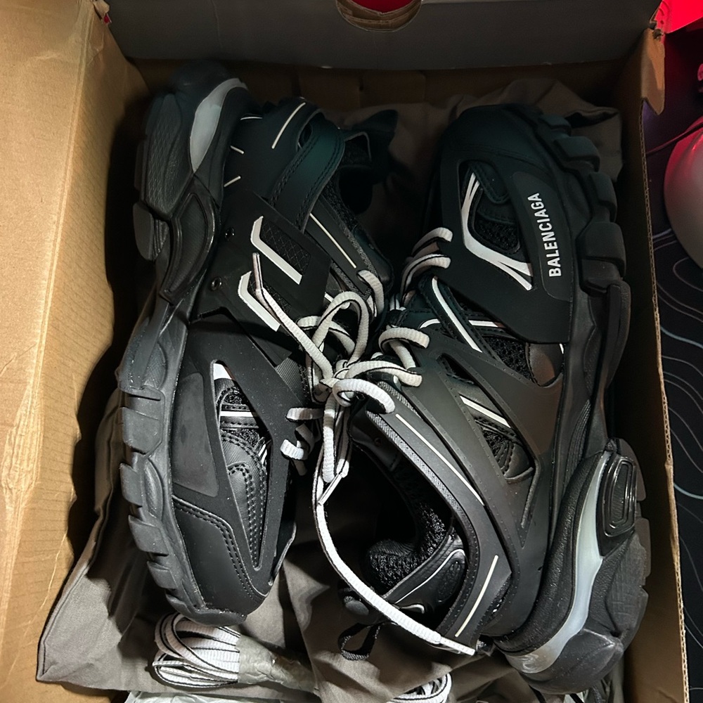 Balenciaga Black and White Chunky Sneakers - Picture 6 of 8
